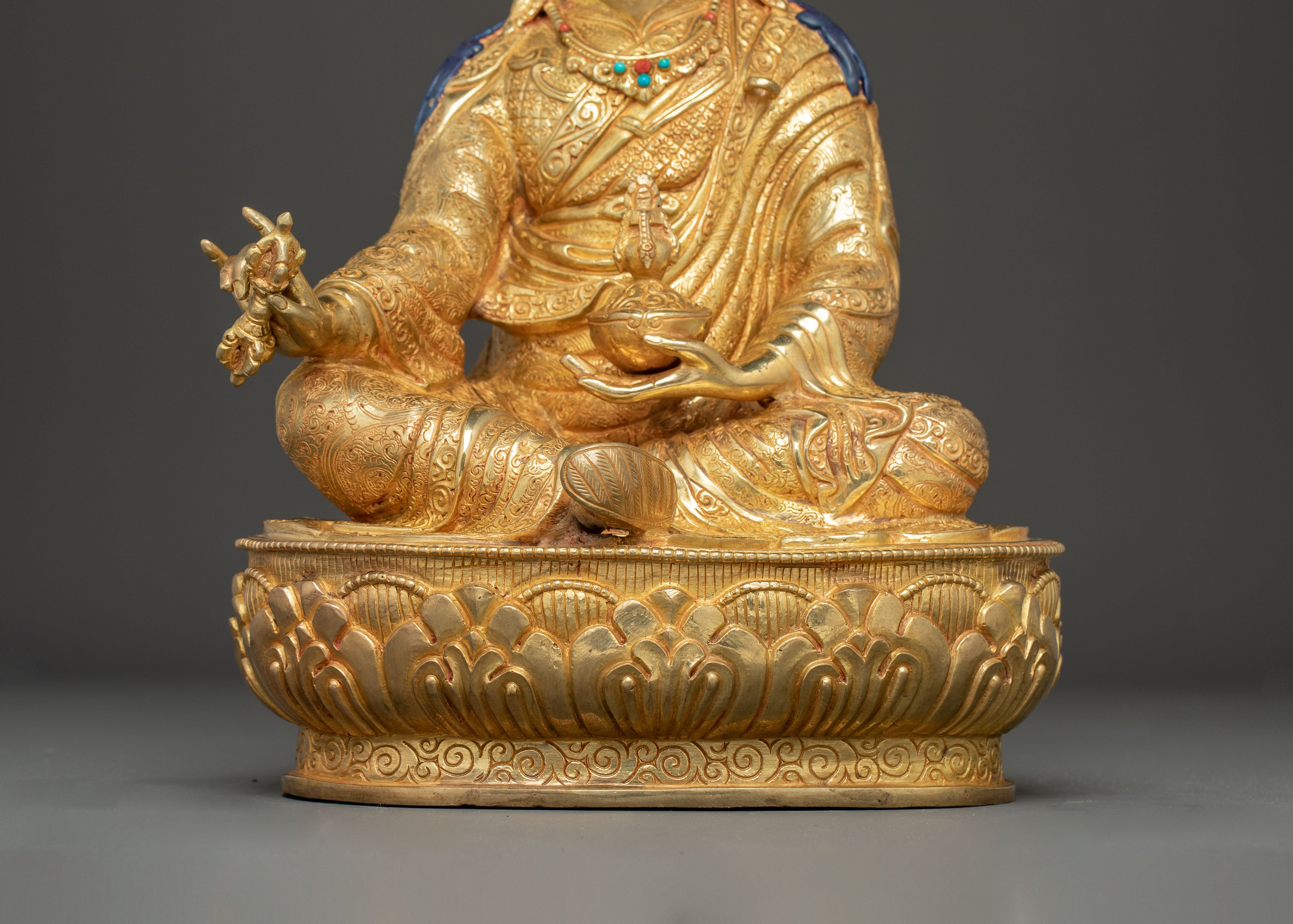 Statue of Guru Rinpoche: Lotus Born Second Buddha