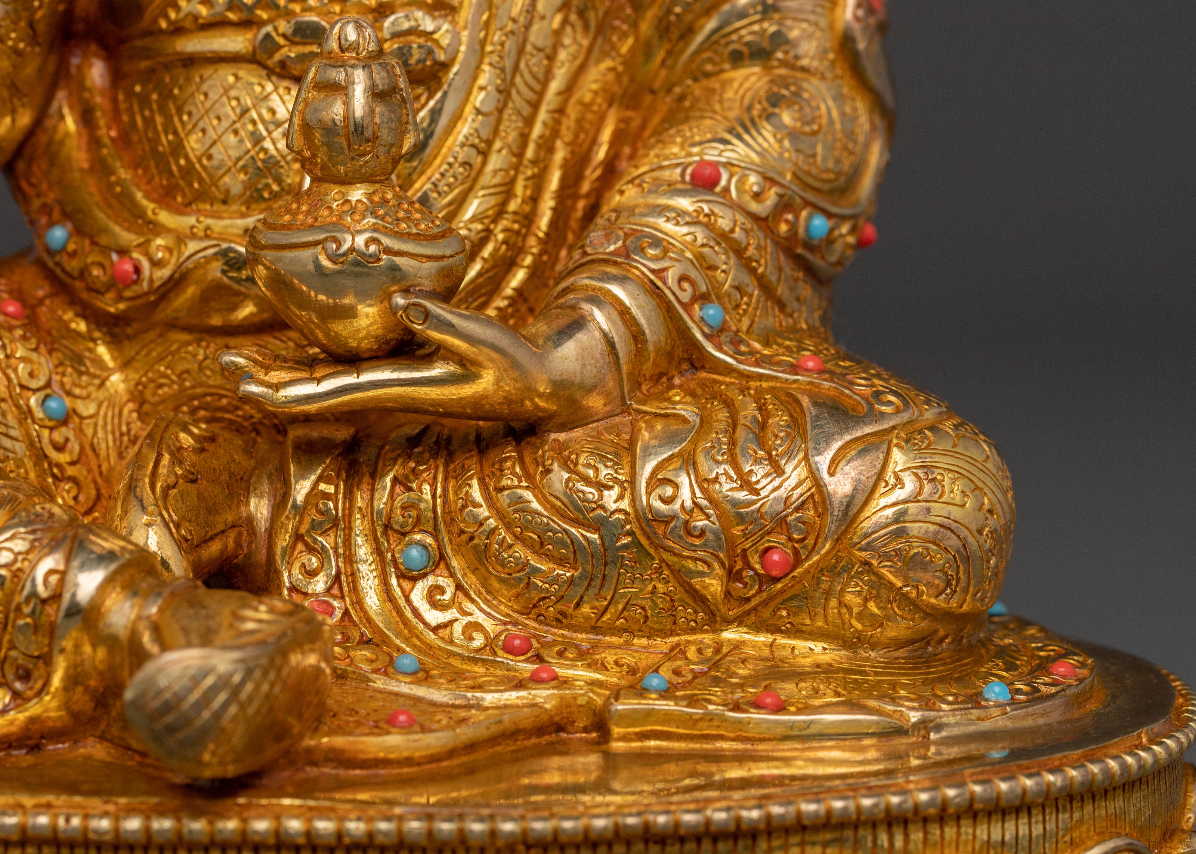 Golden Padmasambhava Decor Statue: Exquisite Gilded Copper