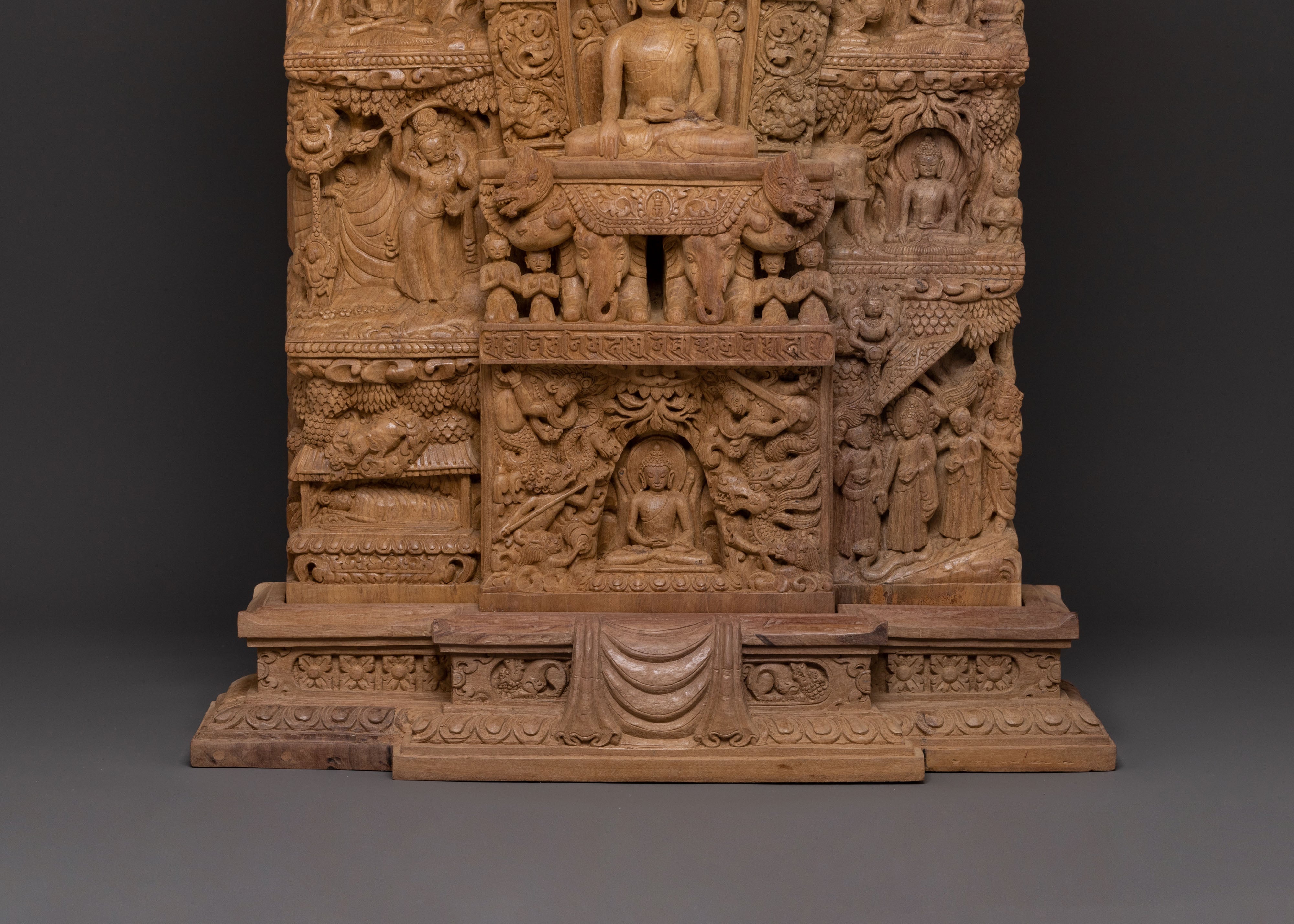 Shakyamuni Buddha Spiritual Statue | Wooden Body