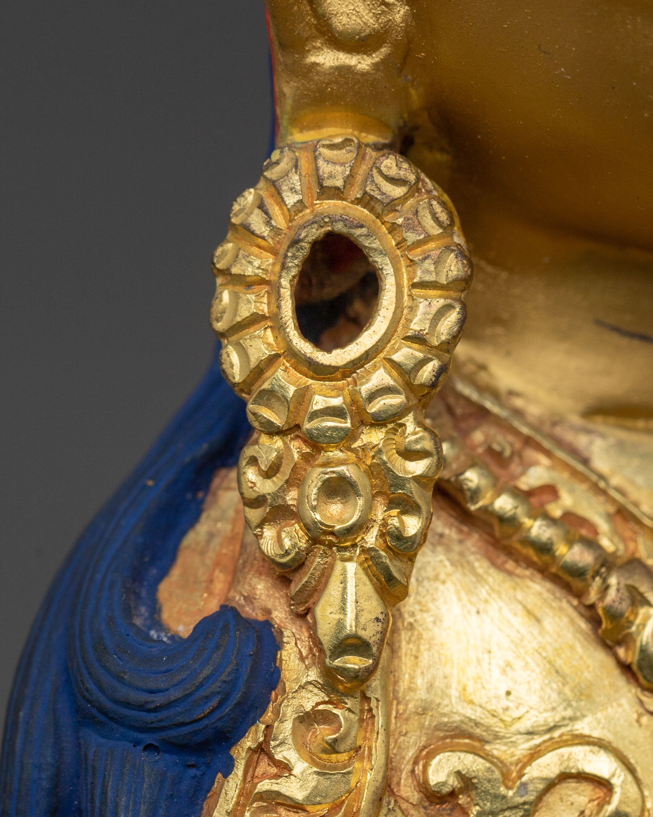 Guru Rinpoche Statue: Sacred Wisdom