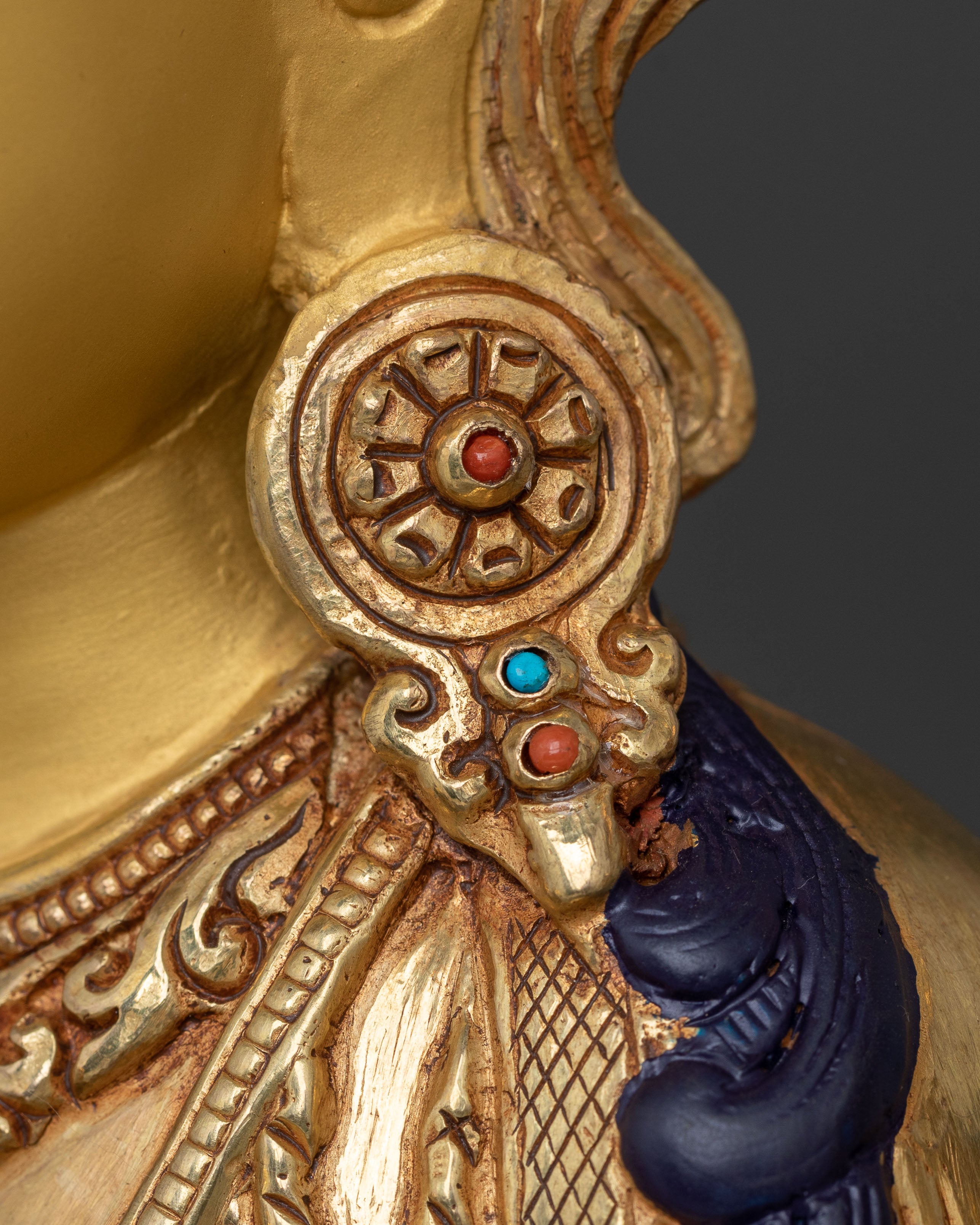Chenrezig Sculpture: Compassionate Bodhisattva