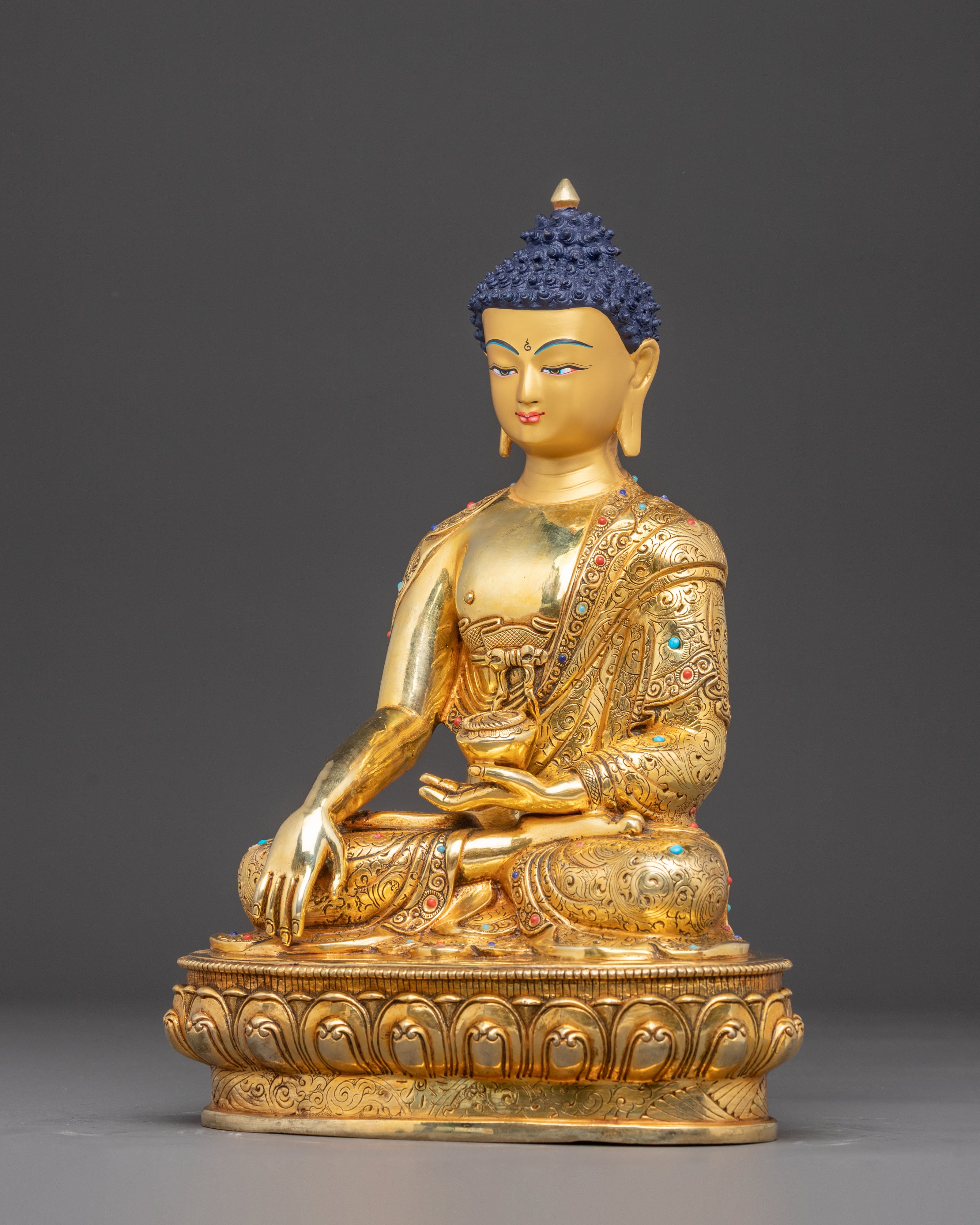 Shakyamuni Buddha Statue: Symbol of Power and Wisdom