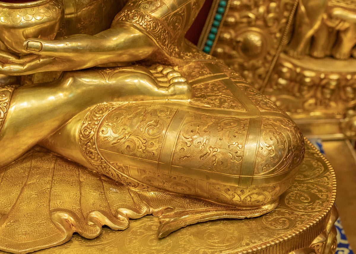 Shakyamuni Buddha on Throne Buddhist Shrine Sculpture: