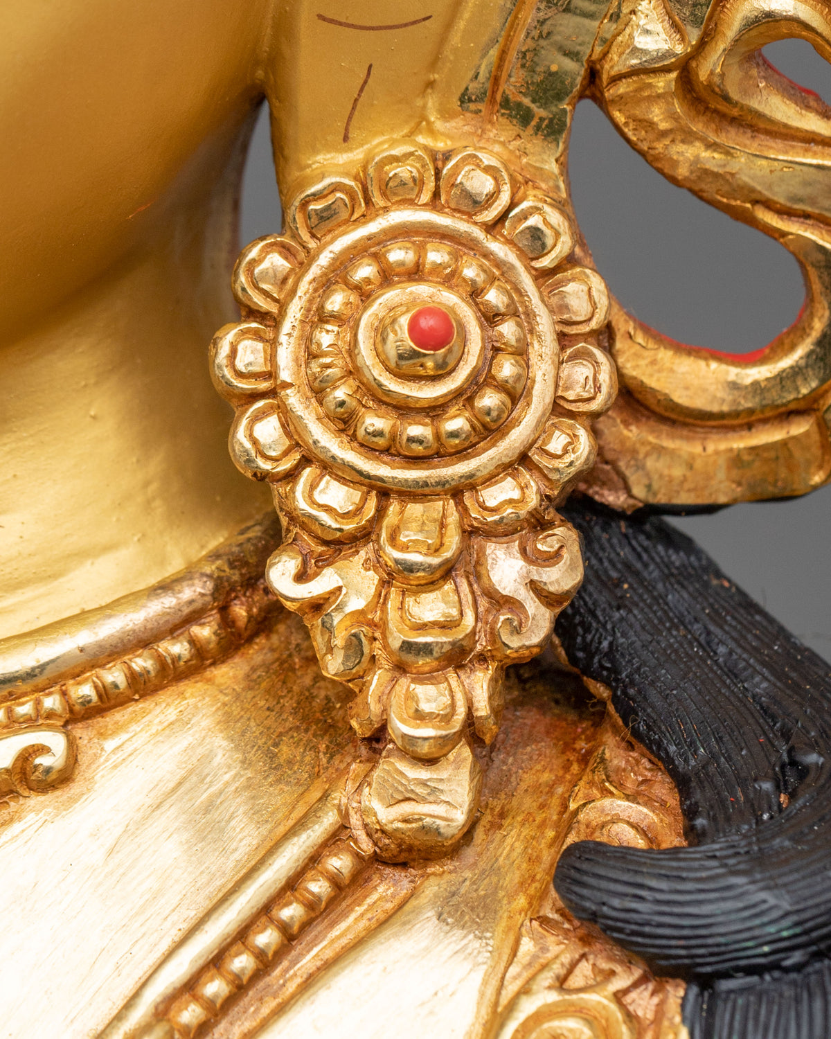 Chenrezig Great Compassion Bodhisattva Statue | 24K Gold Gilded Sculpture