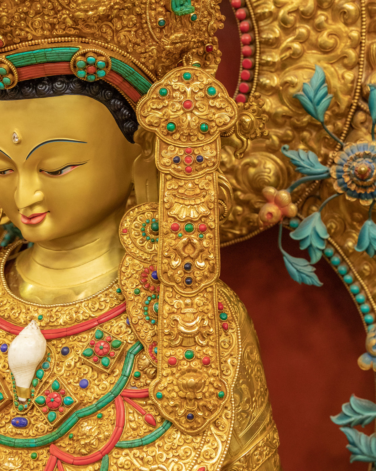 Shakyamuni Buddha on Throne Buddhist Shrine Sculpture:
