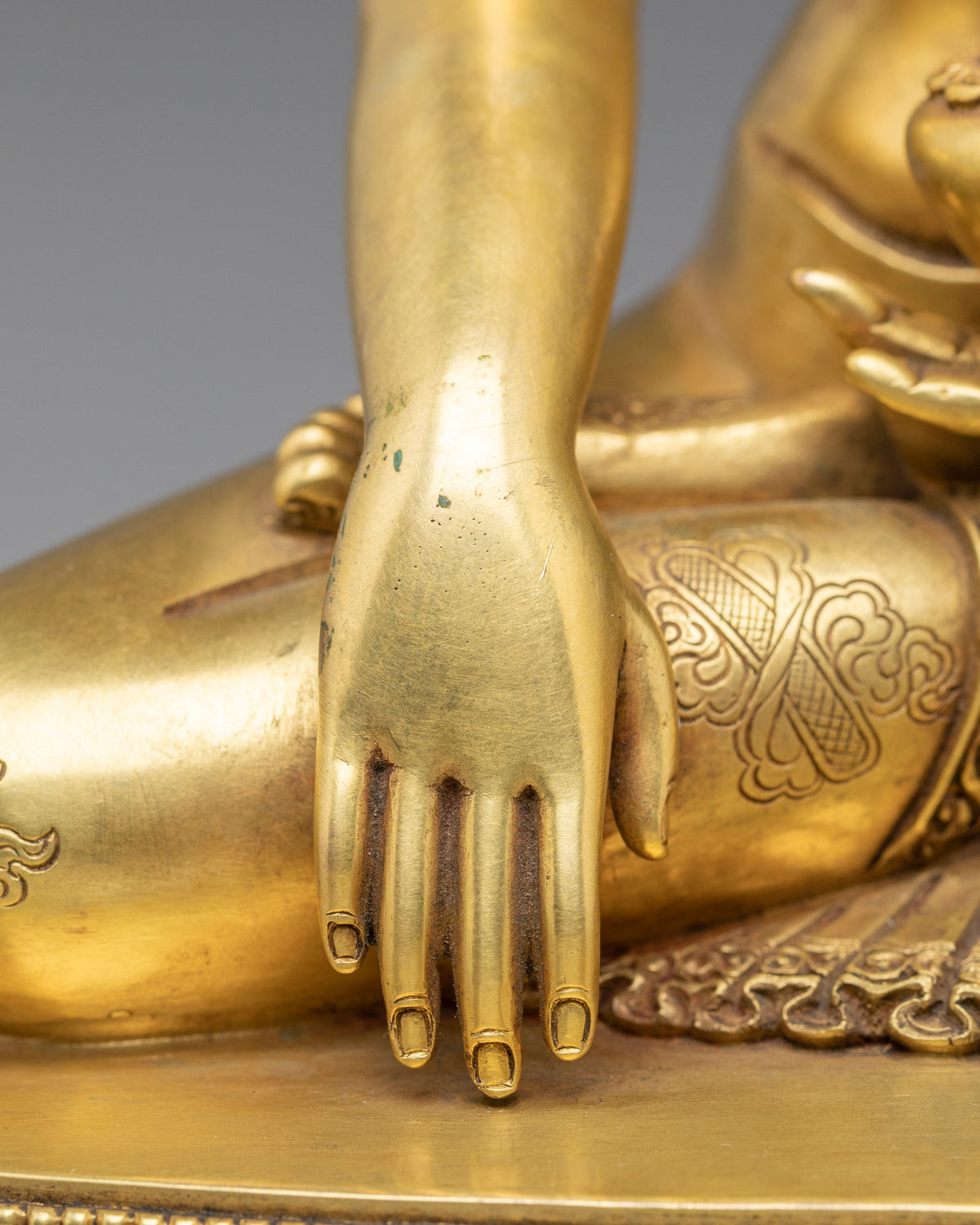 Shakyamuni Buddha Sculpture: 24K Fire Gold Plated Copper Statue