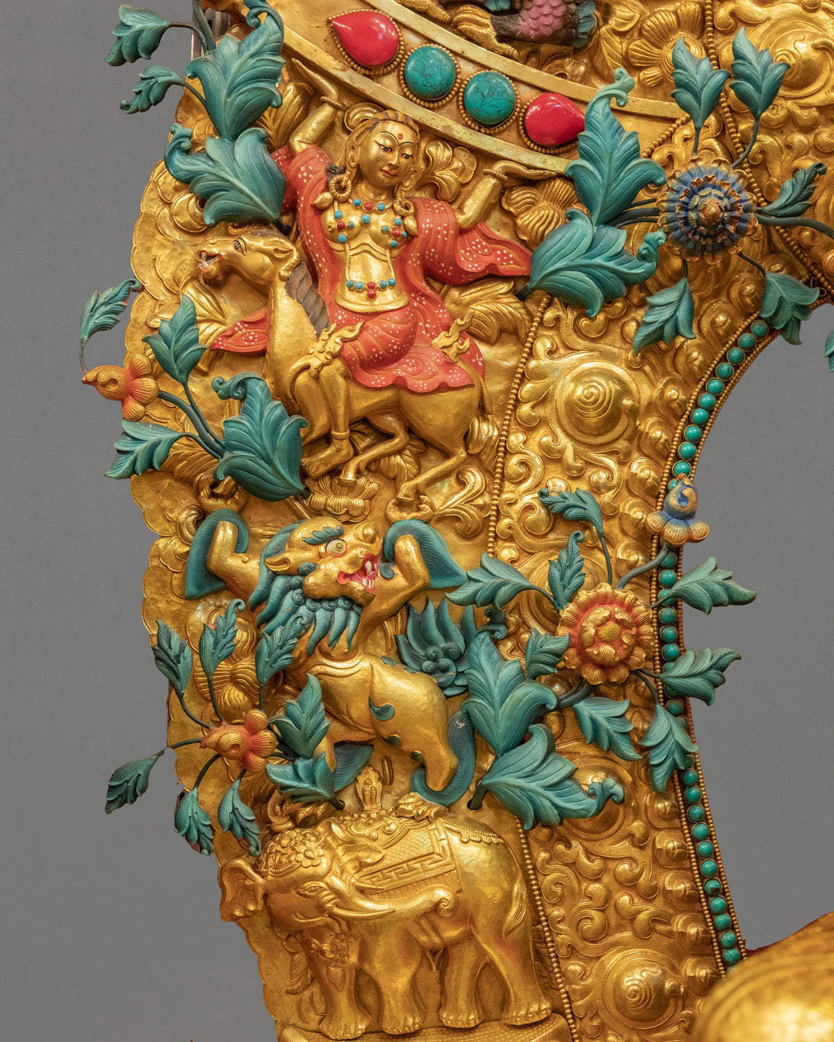 Shakyamuni Buddha on Throne Buddhist Shrine Sculpture: