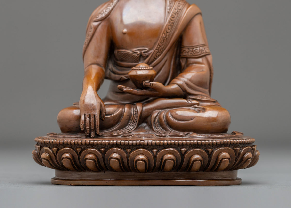 Shakyamuni Buddha Founder of Buddhist Teachings