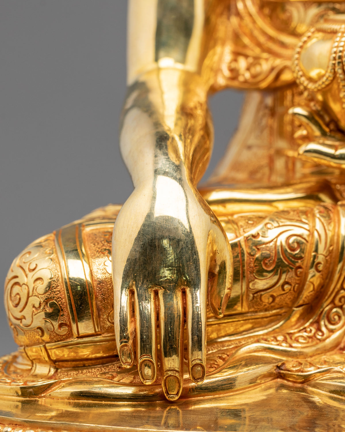 Shakyamuni Buddha Statue | The Presence of Awakening