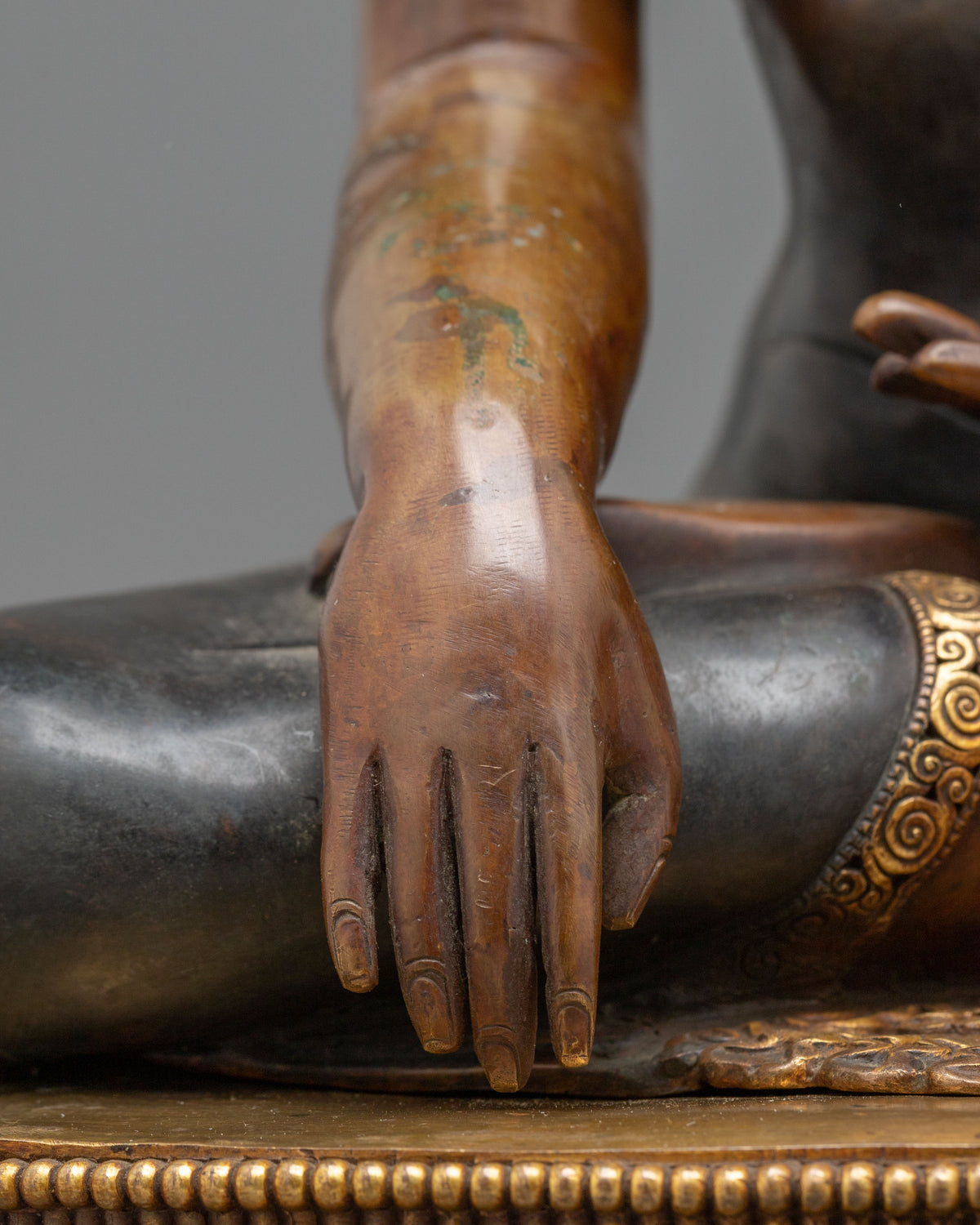 Shakyamuni Buddha Sculpture of Divine Enlightenment