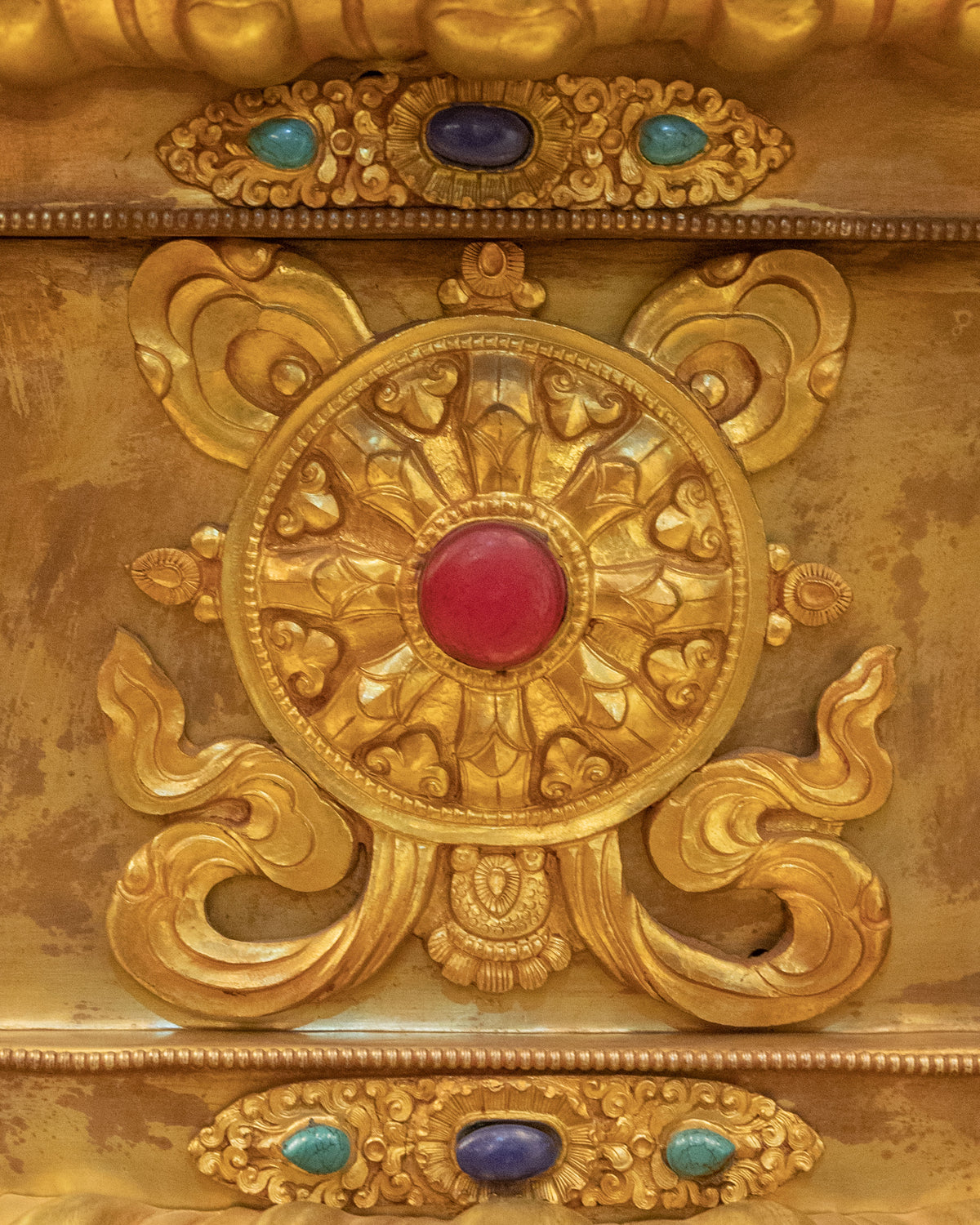 Shakyamuni Buddha on Throne Buddhist Shrine Sculpture: