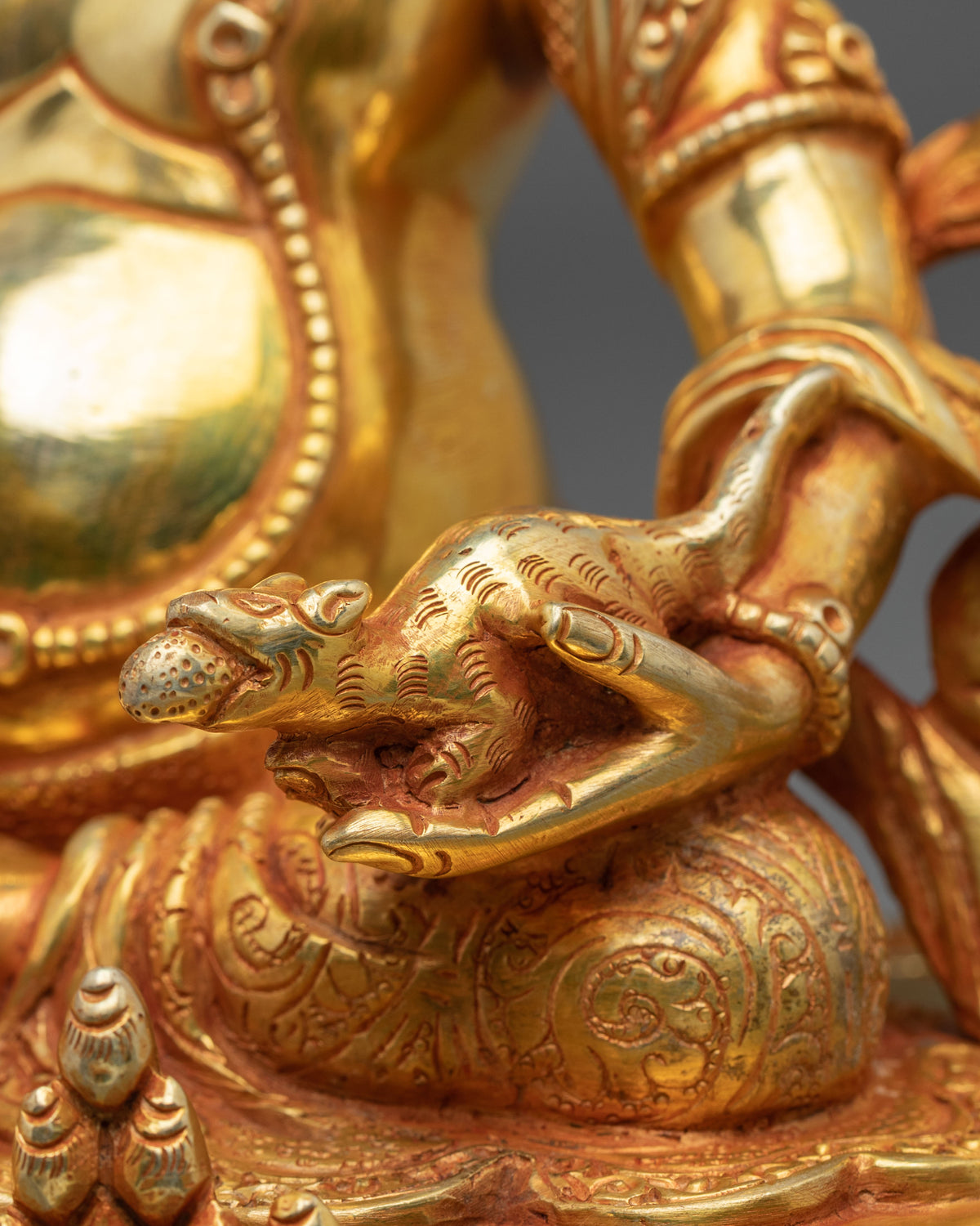 Dzambhala Statue | Guardian of Prosperity and Sacred Abundance
