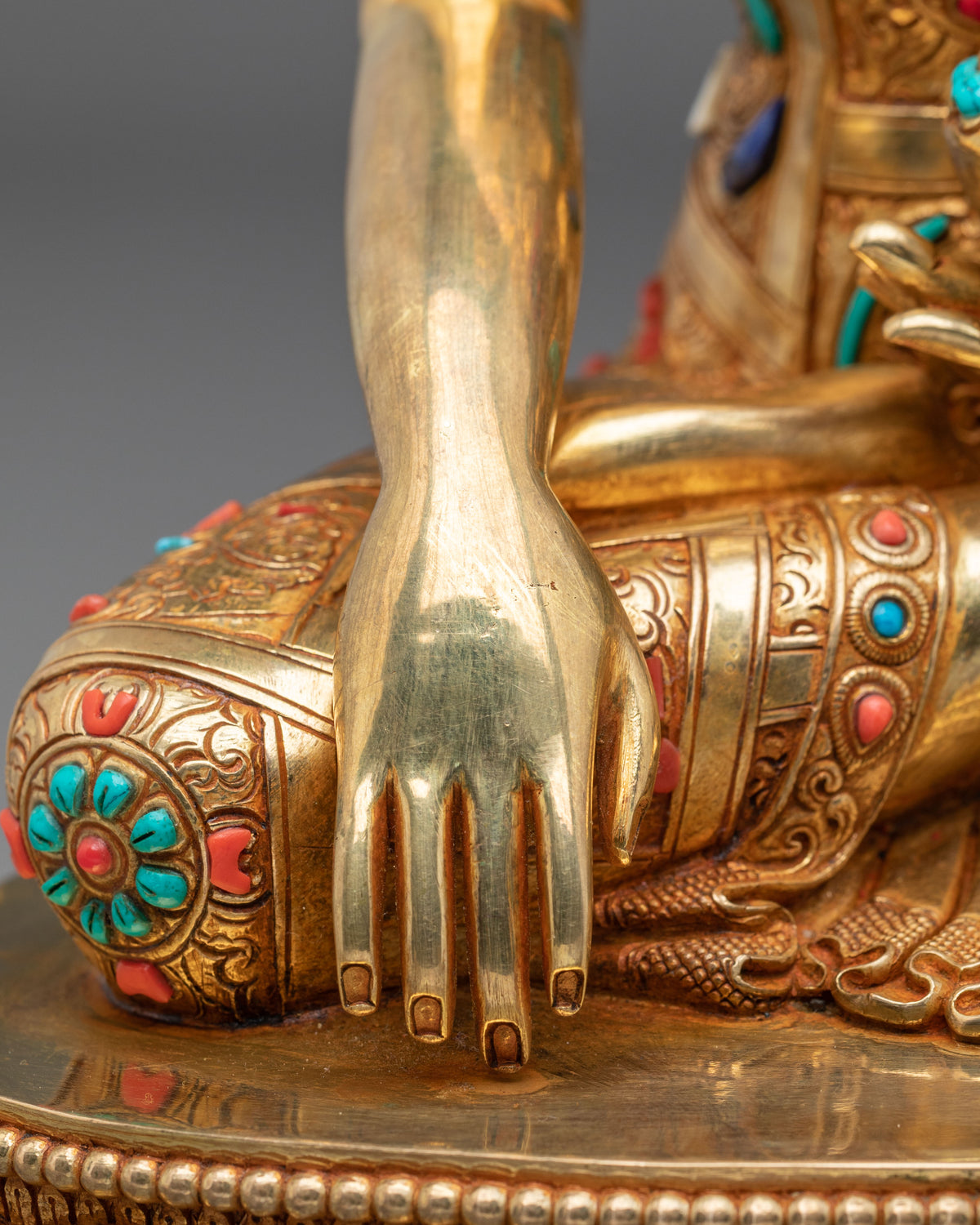 Shakyamuni Buddha Statue | The Glory of the Awakened One