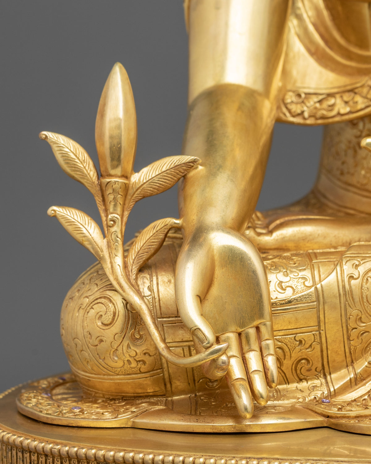 Medicine Buddha Statue for Meditation: Altar Decoration