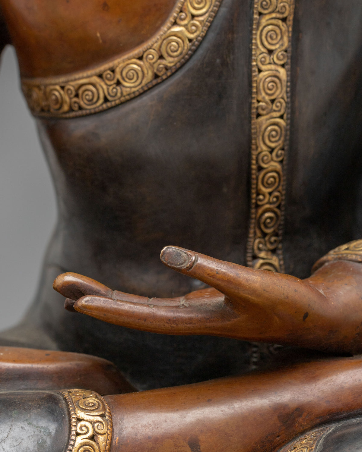 Shakyamuni Buddha Sculpture of Divine Enlightenment