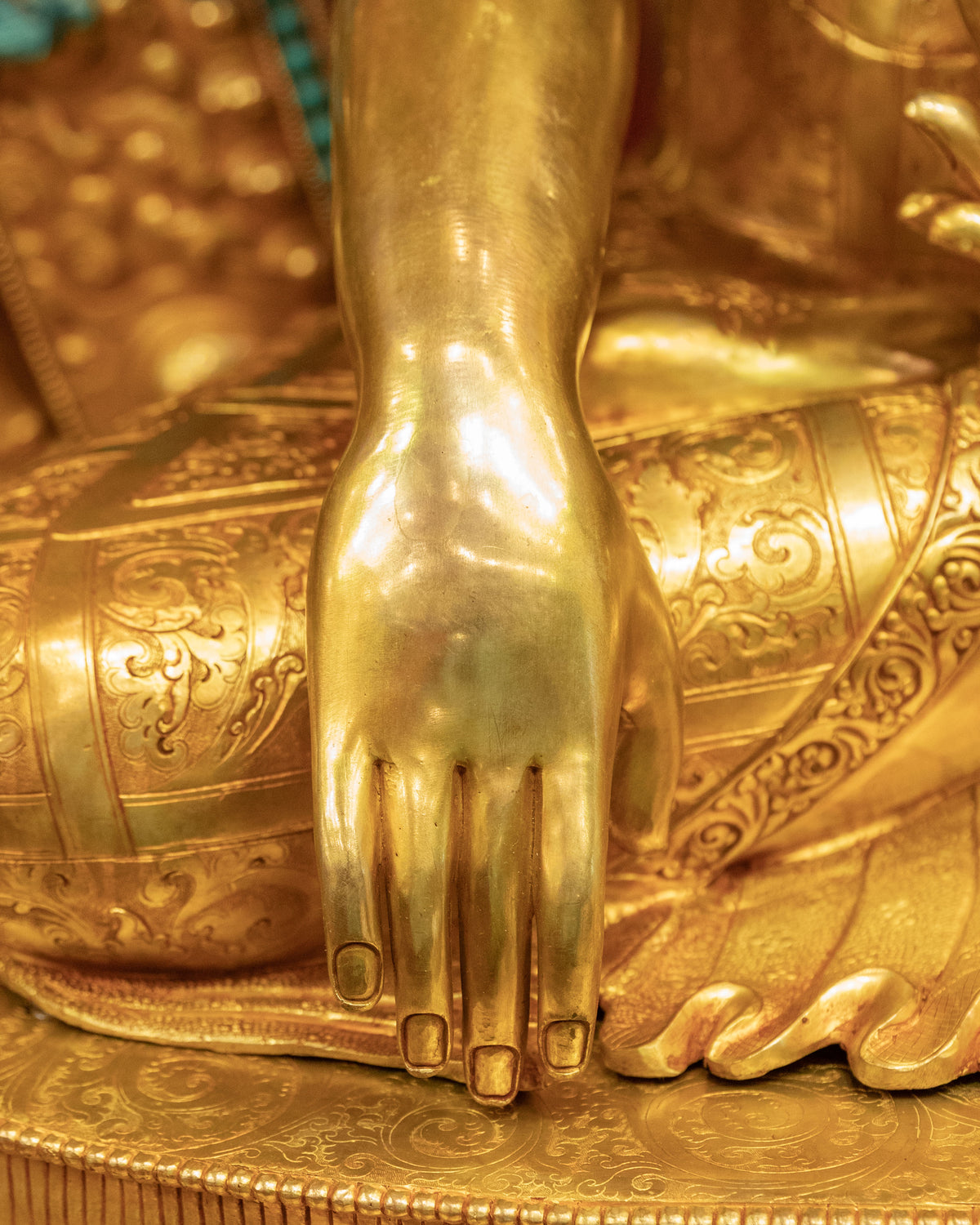 Shakyamuni Buddha on Throne Buddhist Shrine Sculpture: