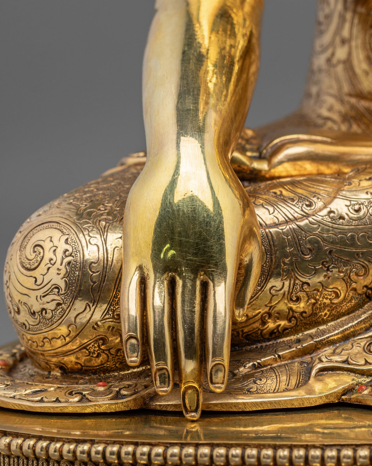 Shakyamuni Buddha: Buddha of Enlightenment and Peace