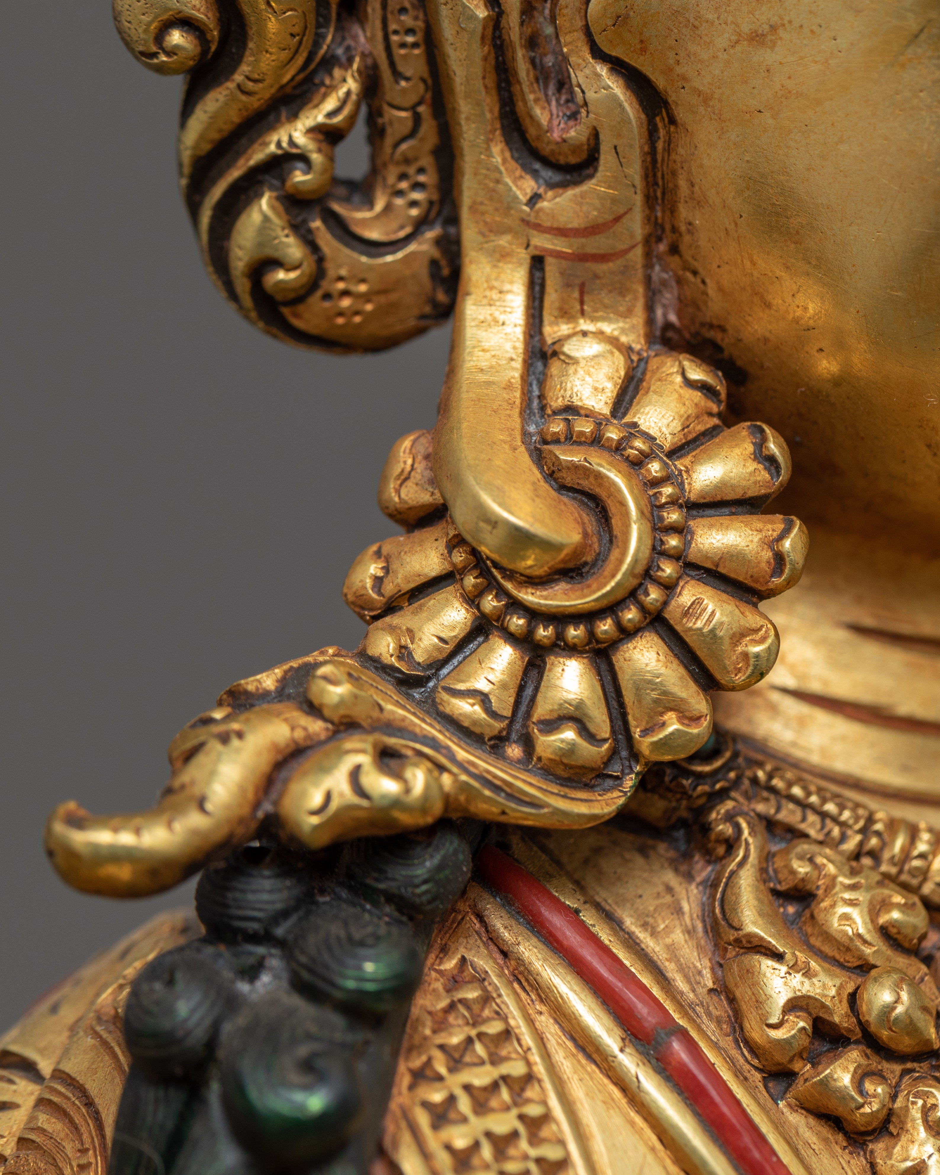 Chenrezig Throne Sculpture | Traditional Himalayan Art