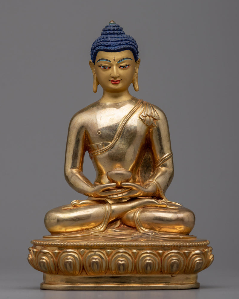 small buddha statue