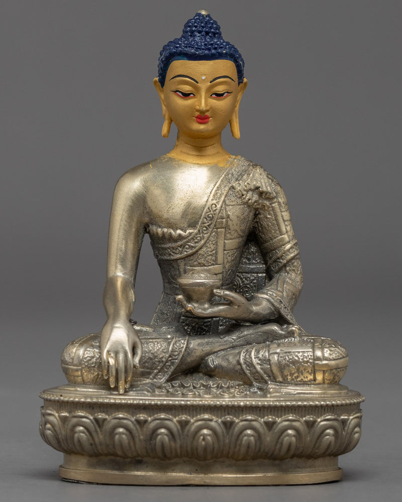 Miniature sculpture of Shakyamuni Buddha