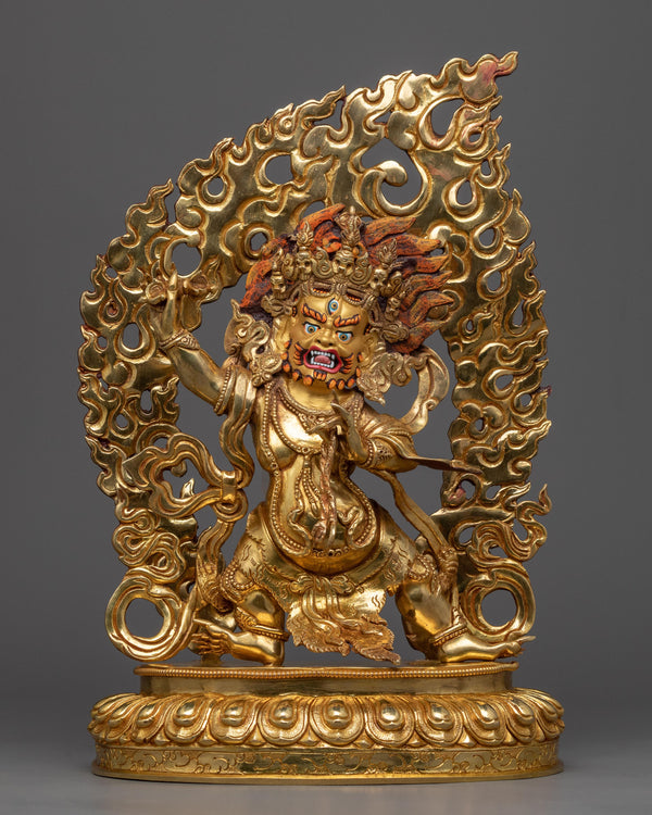 vajrapāṇi golden statue